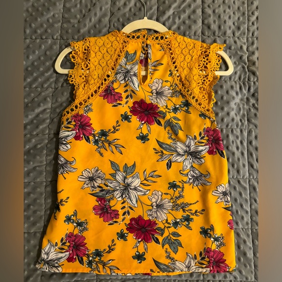 Yellow floral top - Picture 6 of 6